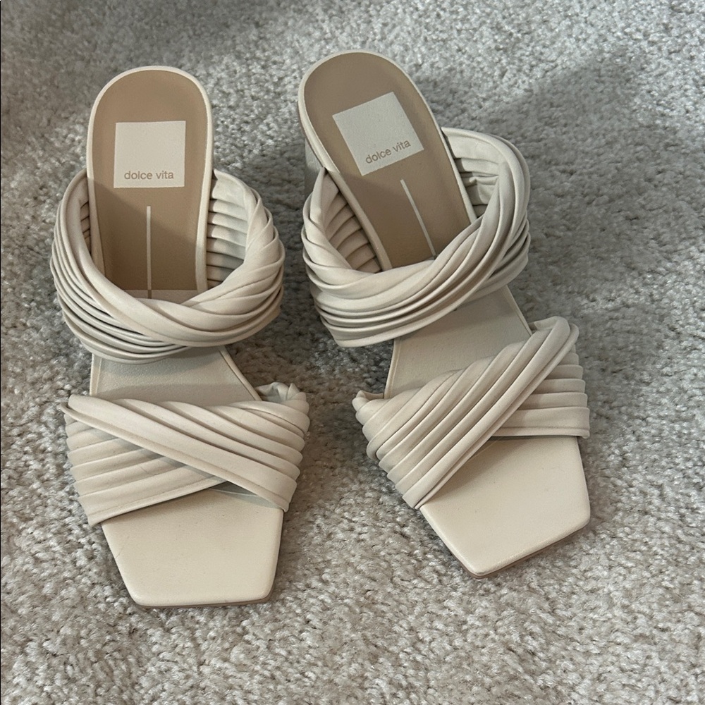Dolce Vita Women's Ivory Heeled Sandals